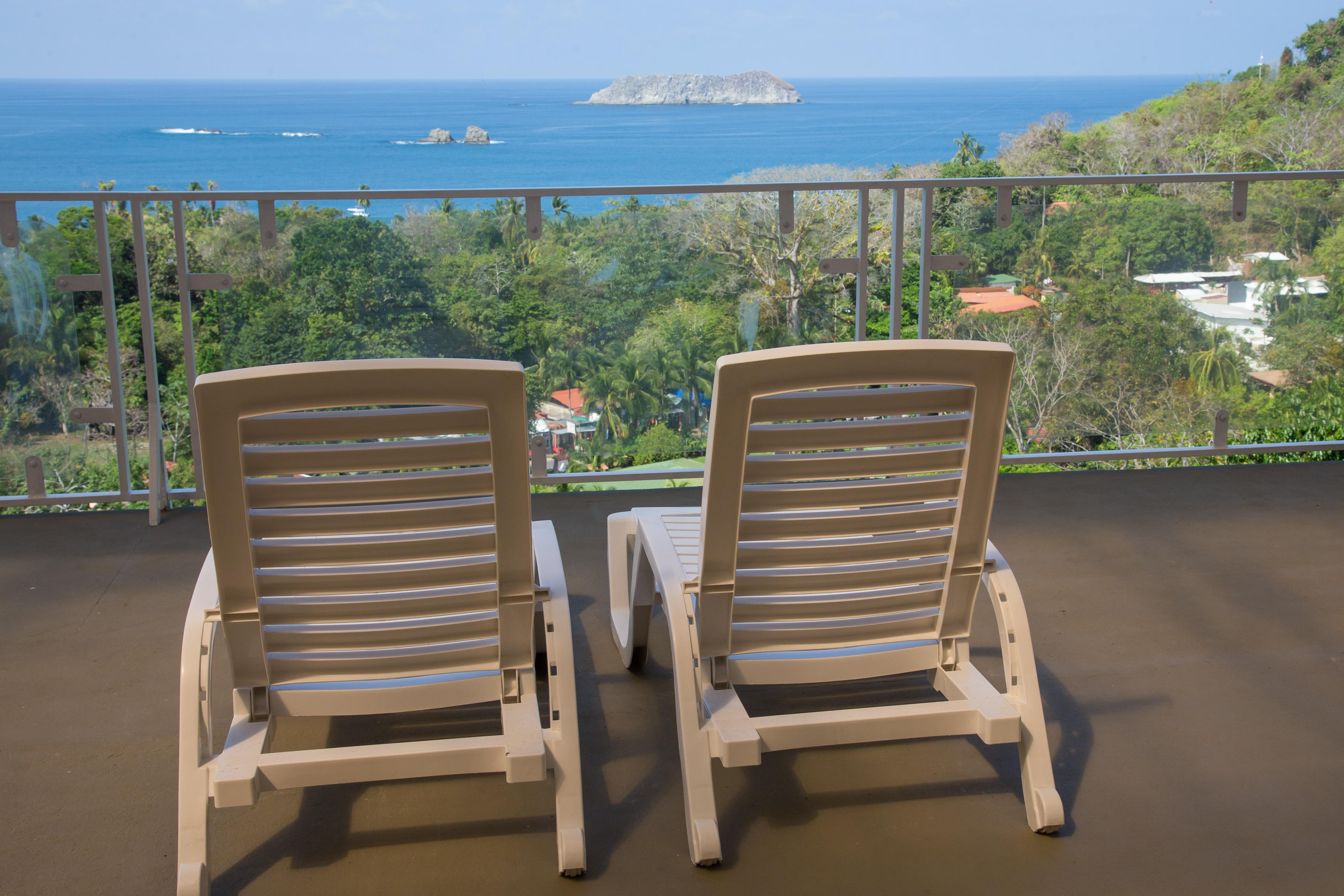 El Faro Containers Beach Hotel Manuel Antonio Esterno foto