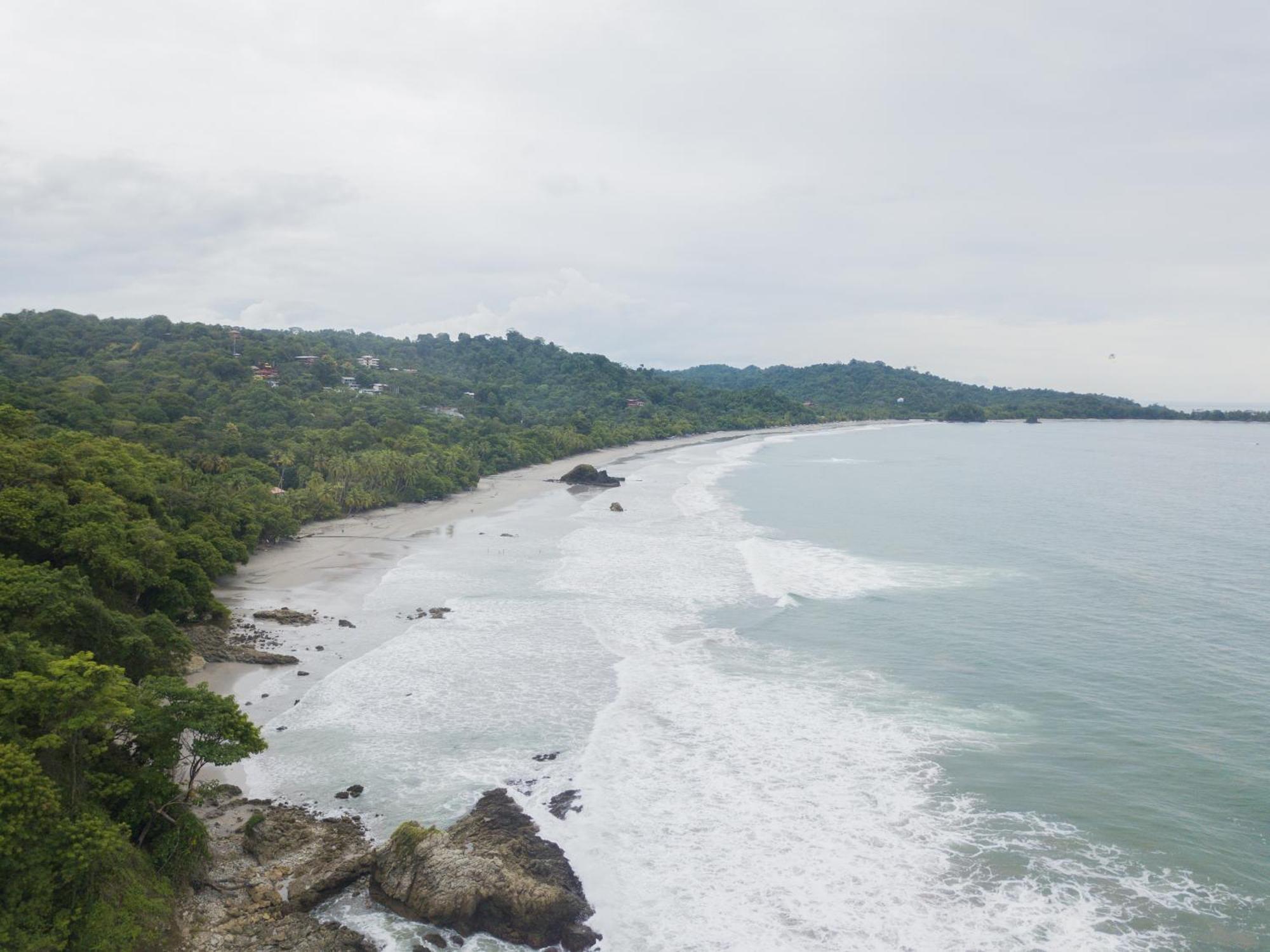 El Faro Containers Beach Hotel Manuel Antonio Esterno foto